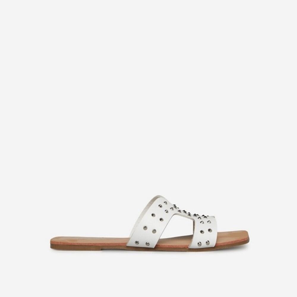 Women’s white sandals size 9.5